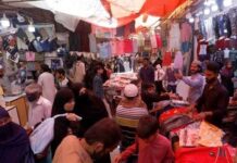 Festive rush, fewer spaces: Parking crisis hits Peshawar Eid shoppers